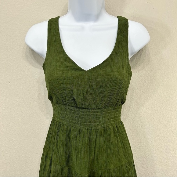 CITY STUDIO Womens Green Stretch Cut Out Smocked Tie-back Tiered Sleeveless - Picture 7 of 11